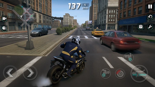 Motocykl na ulicy miasta w Extreme Motorcycle Simulator